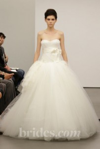 new-vera-wang-wedding-dresses-fall-2013-tulle-ballgown