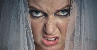 Mireasa de coșmar și invitații la nuntă care o urăsc
