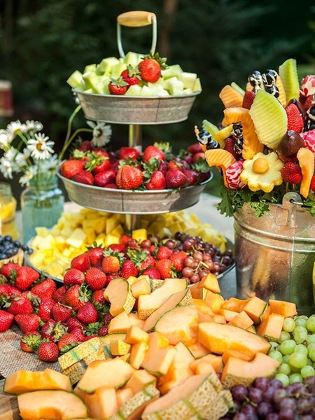 Bufetul de fructe pentru masa de la nunta