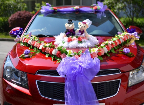 Metode si pasi pentru decorarea masinii de nunta